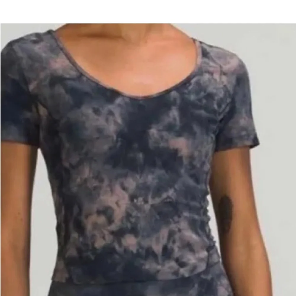 Lululemon align tee crop blue & gray tie dye top Size 4